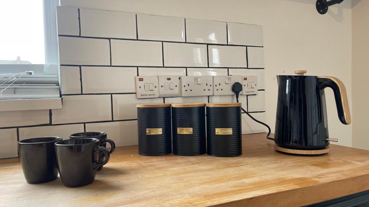 Fully Serviced Three Bed House In ダラム エクステリア 写真