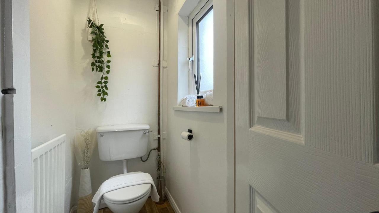 Fully Serviced Three Bed House In ダラム エクステリア 写真
