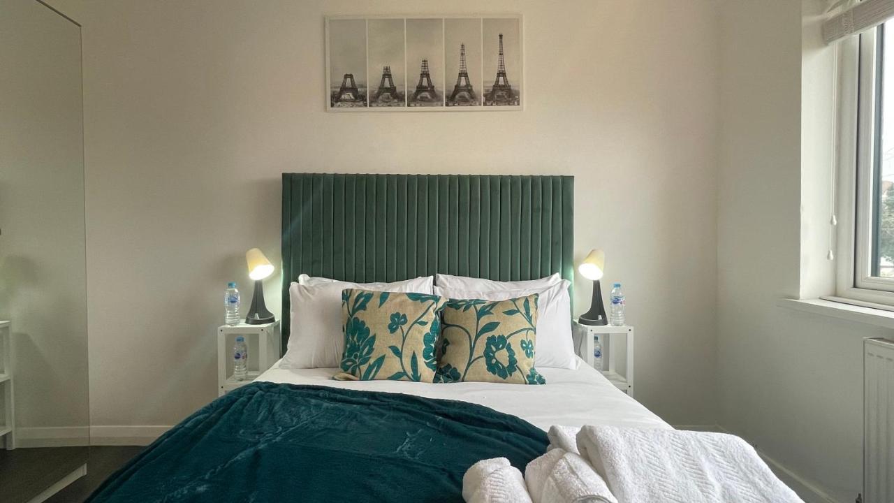 Fully Serviced Three Bed House In ダラム エクステリア 写真